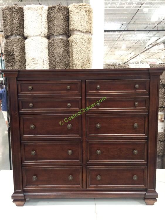 Universal Broadmoore Gentleman’s Chest