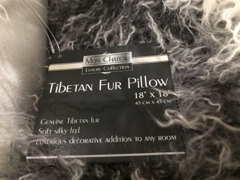 Costco1132243MONChâteauTibetanFURPillowname CostcoChaser