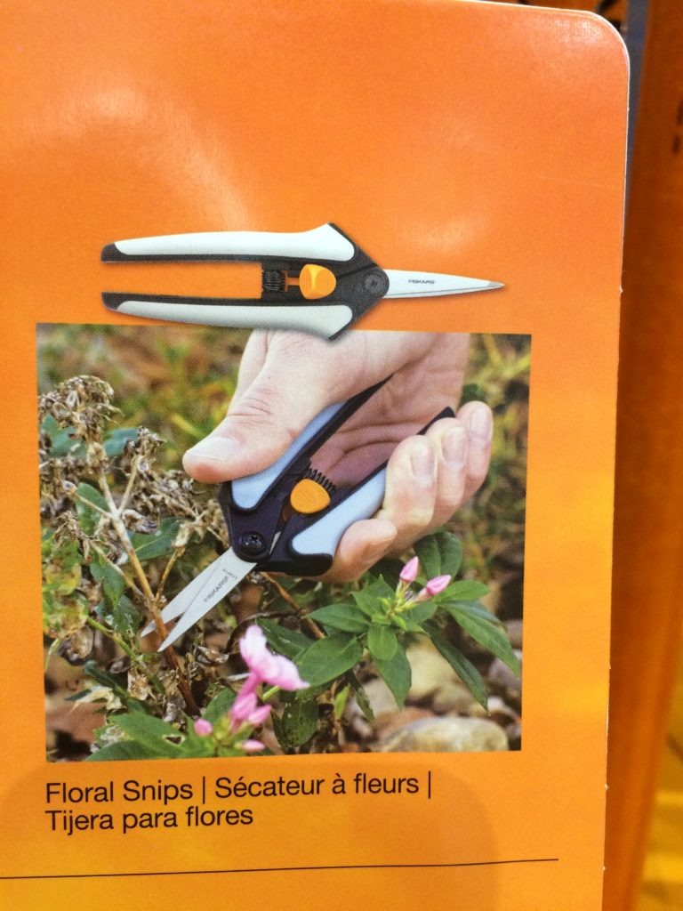 Costco1500087 Fiskars3PCGardeningSetuse2 CostcoChaser