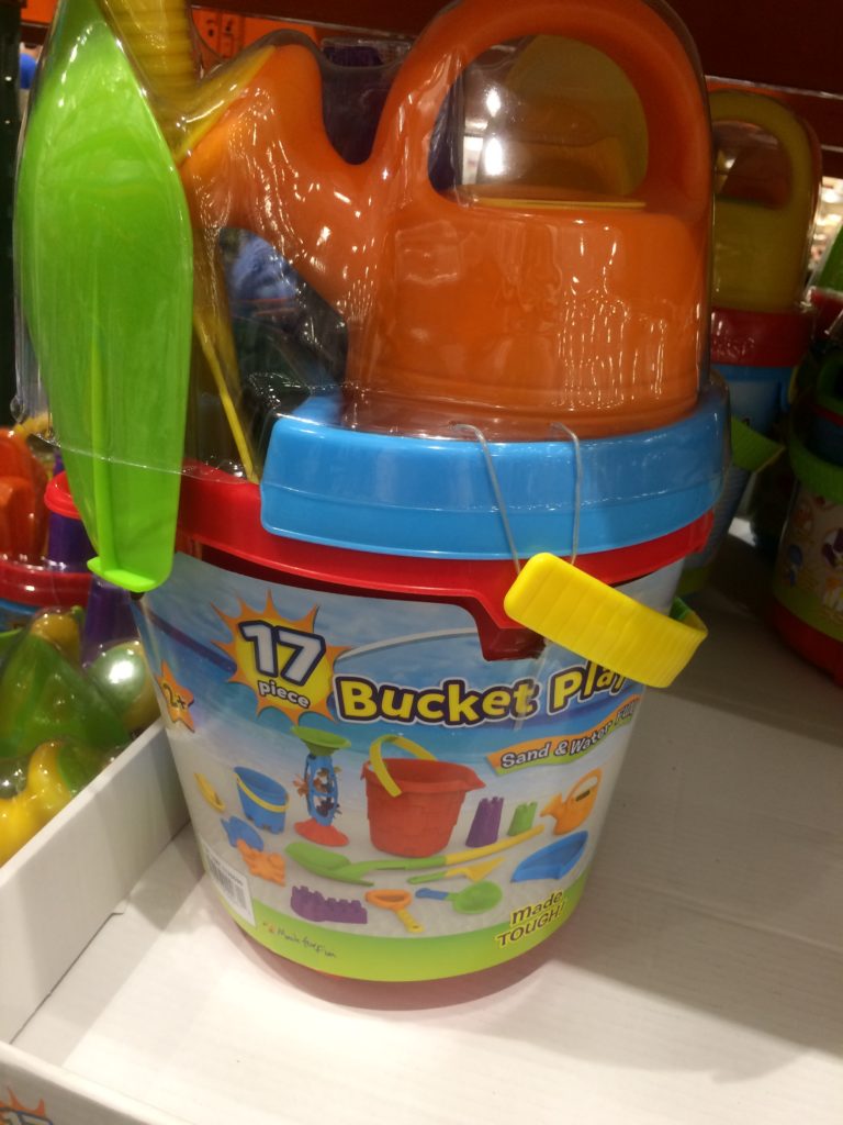 Costco117059017PCBucketPlaysetwithLargeShovelpart CostcoChaser