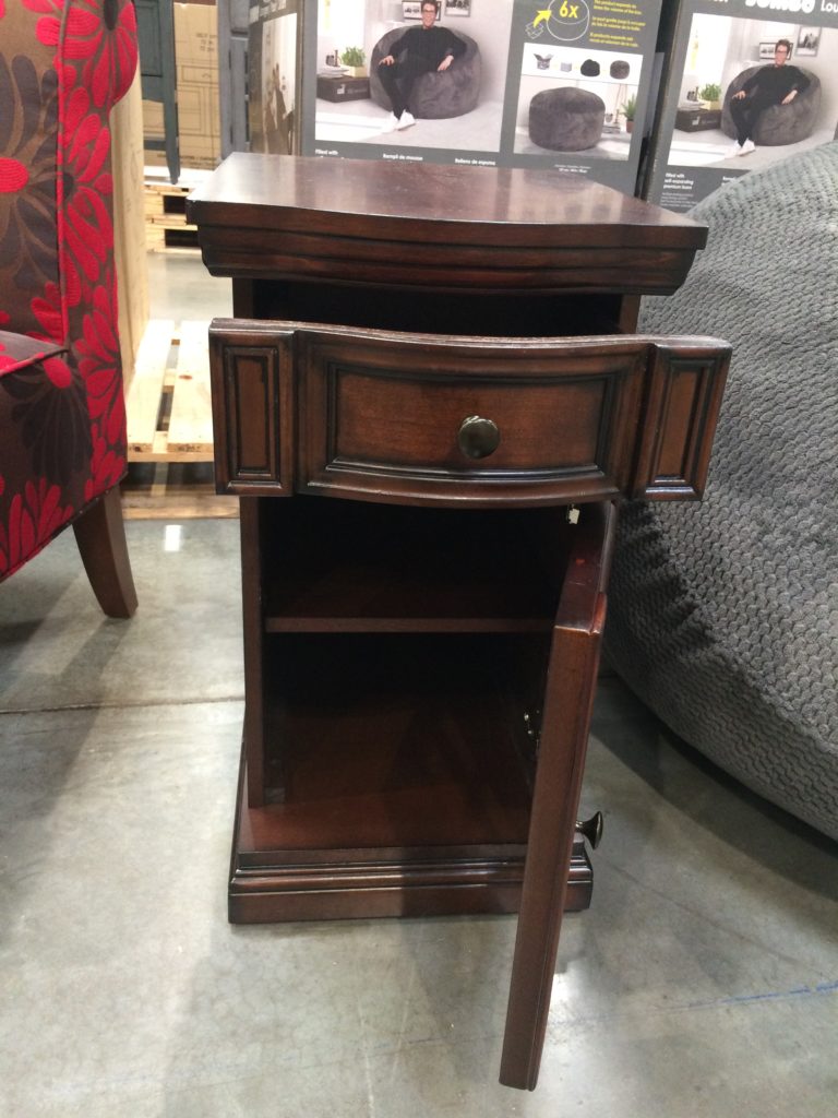Costco2001077ChairsideTable withPower1 CostcoChaser