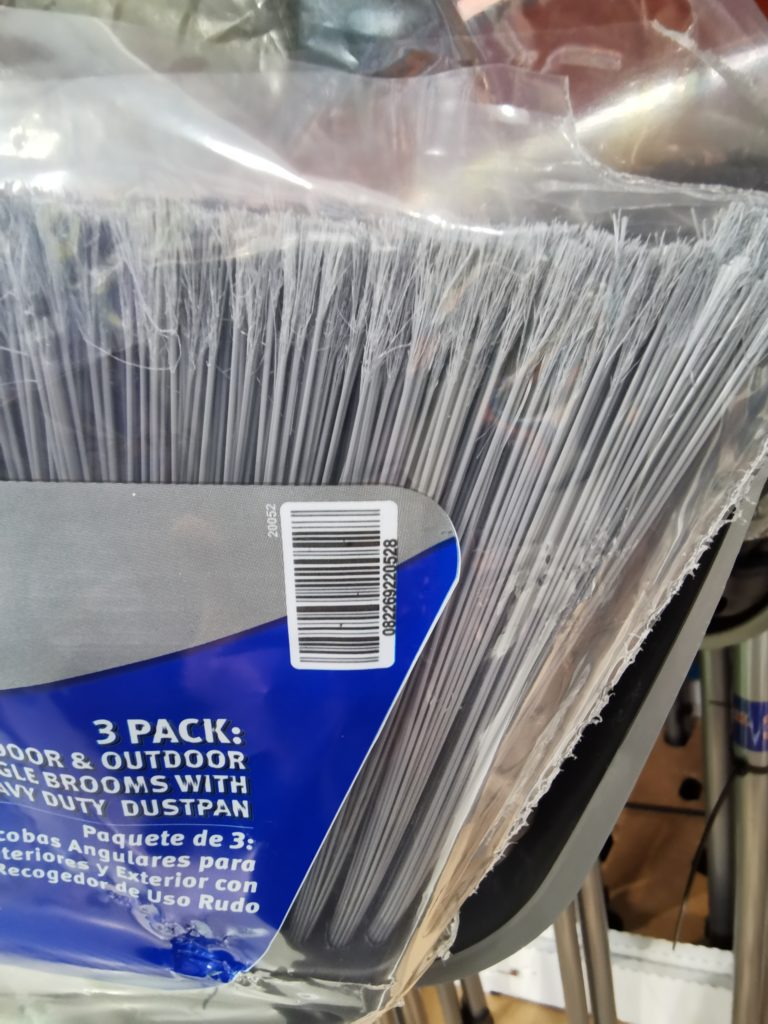 Costco1333829ReyneraPROBroombar CostcoChaser