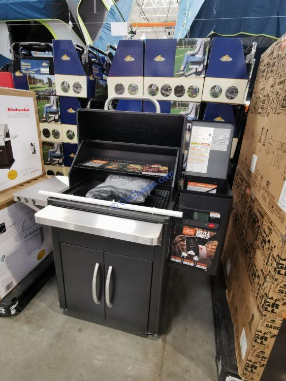 Costco-1902248-Traeger-Silverton-620-Pellet-Grill