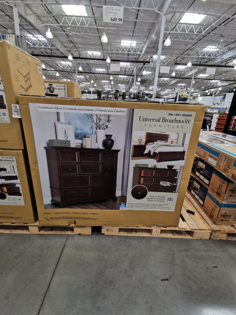 Costco2000295UniversalBroadmooreFergusGentlemansChest CostcoChaser