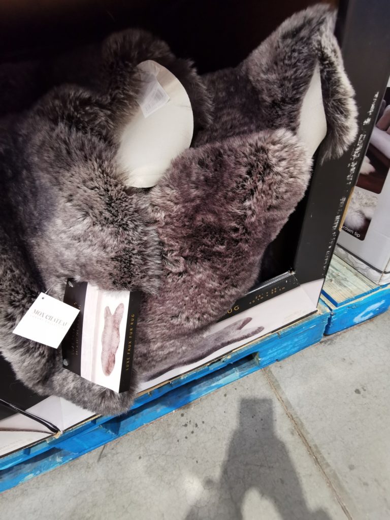 Costco1351041MonChâteauFauxFurSingleAccentRug4 CostcoChaser