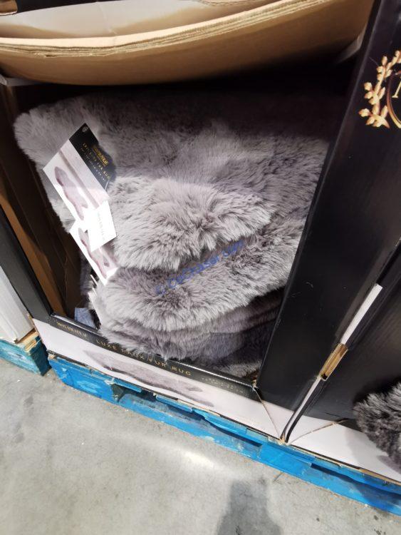 Costco1351041MonChâteauFauxFurSingleAccentRug5 CostcoChaser