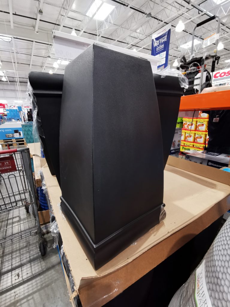 Costco1652617Mayne 28ChelseyResinPlanter CostcoChaser