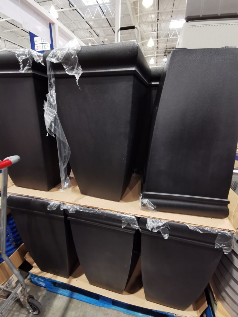 Costco1652617Mayne 28ChelseyResinPlanterall CostcoChaser