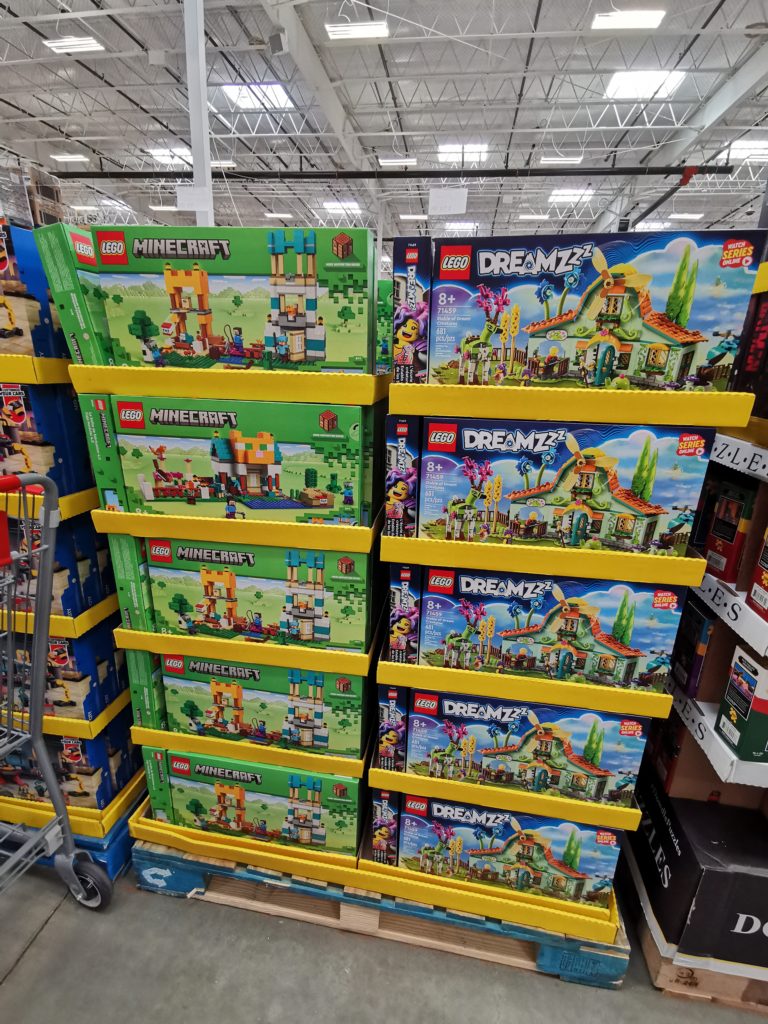 Costco1021972LEGOMinecranftCraftingBoxDreamzzzStableall