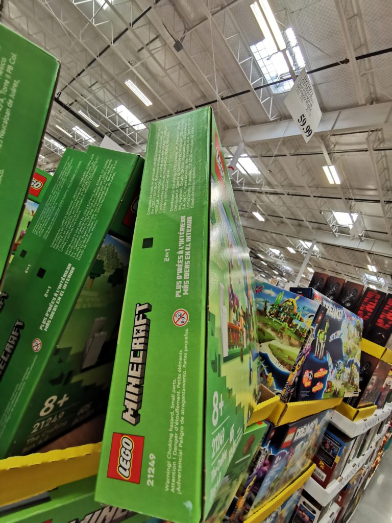 Costco1021972LEGOMinecranftCraftingBoxDreamzzzStable7 CostcoChaser